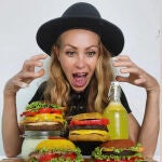 Fallece influencer vegana Zhanna D'Art por desnutrición tras seguir una extrema dieta de frutas