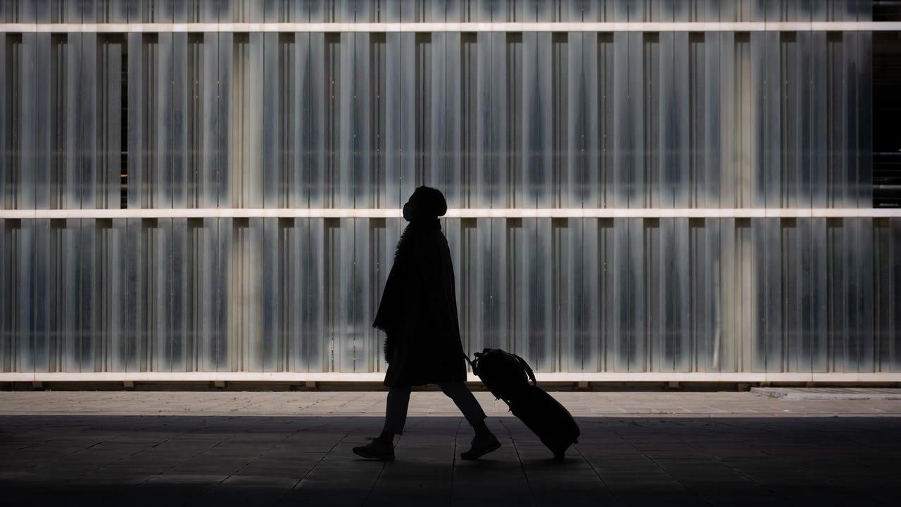El mal tiempo provoca cancelaciones y retrasos en el aeropuerto de El Prat