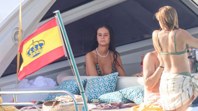 Victoria Federica con amigos en Formentera.