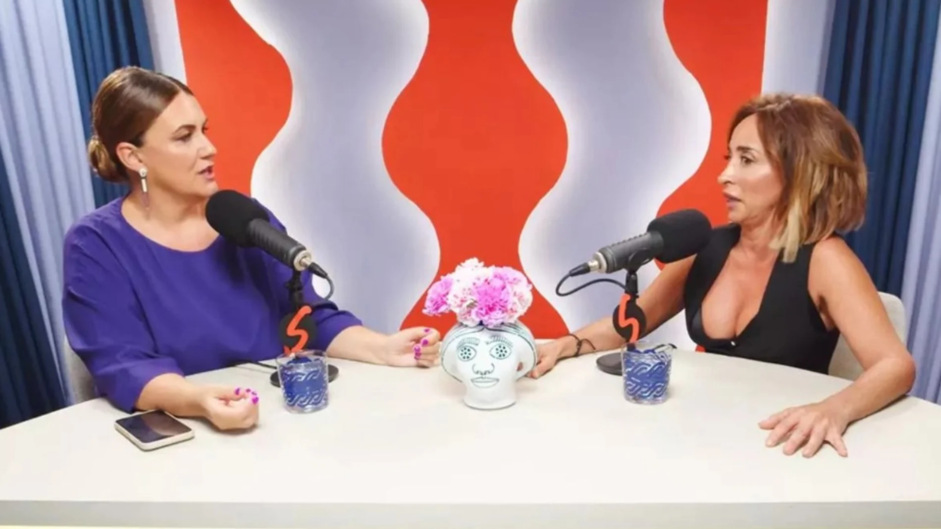 Carlota Corredera y María Patiño en "Superlativas"