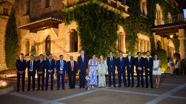 Recepción oficial Reyes Felipe y Letizia en Palacio de Marivent a la sociedad balear. © Alberto R. Roldán / Di