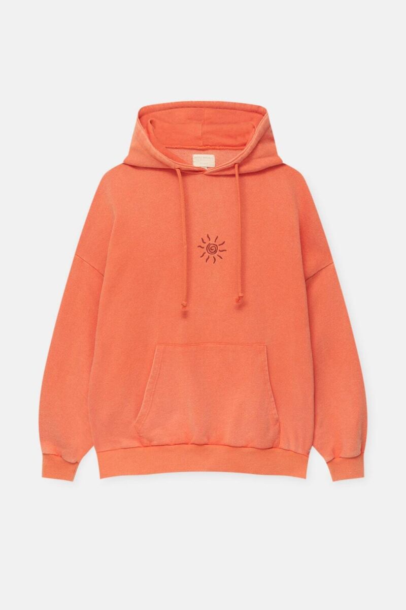 Sudadera naranja con bordado