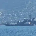 El navío ruso Olenegorsky Gornyak tras el ataque.