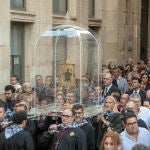 La Santa Faz llega a la Concatedral de Alicante para la Procesión del 25 Aniversario de la Coronación de la Virgen del Remedio