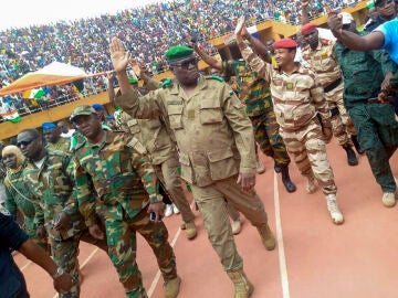 Que no te la cuelen: estos son los bulos que circulan sobre el golpe de Estado en Níger