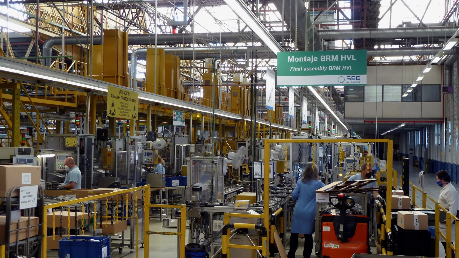 Línea de fabricación del alternador BRM 48v en la fábrica SEG Automotive implantado en vehículos híbridos, en Treto (Cantabria).) 
