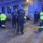 Operativo policial con 13 jóvenes detenidos, nueve de ellos heridos, tras una reyerta multitudinaria en la madrileña plaza de Marqués de Vadillo, en el distrito de Carabanchel