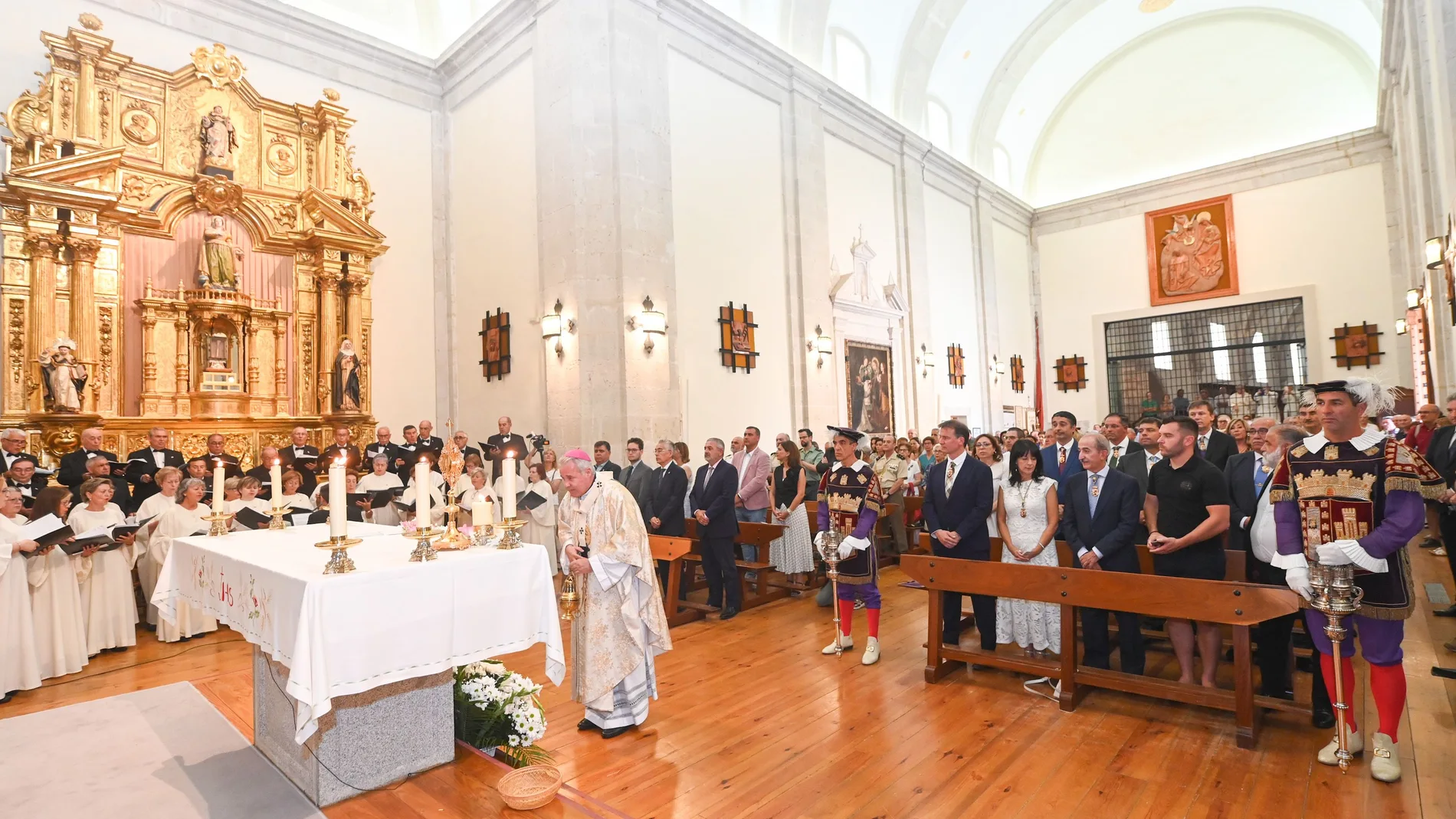 Los burgaleses honran y reivindican a su patrón, San Domingo Guzmán