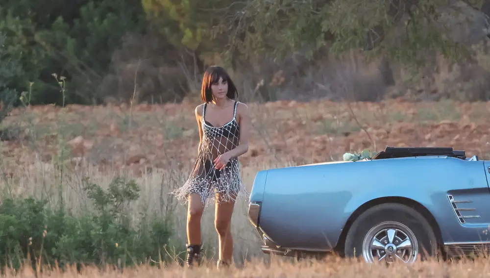 Aitana grabando el videoclip en Ibiza. 