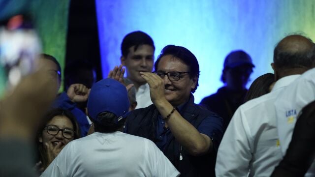 El candidato presidencial Fernando Villavicencio participa en un mitin de campaña, minutos antes de ser asesinado hoy, en Quito (Ecuador). Villavicencio fue asesinado este miércoles durante un tiroteo mientras realizaba una acto de campaña en un céntrico sector de Quito. 