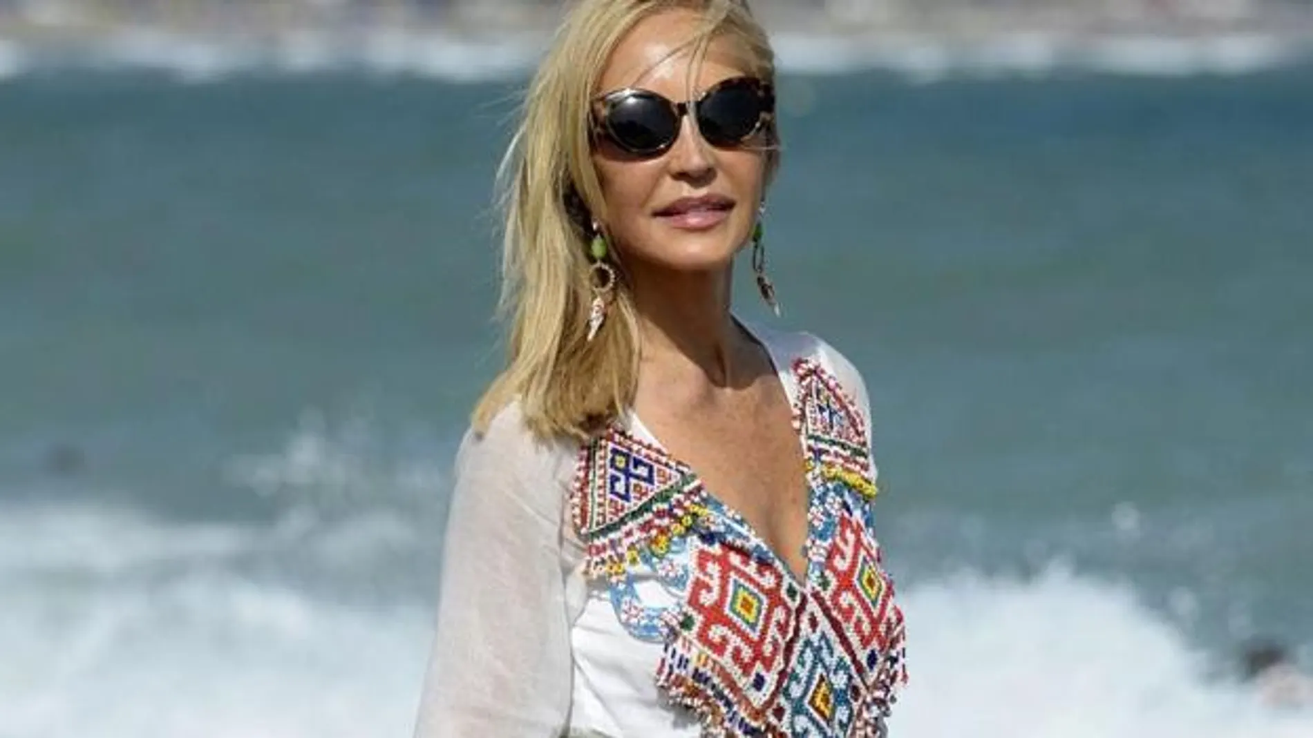 Carmen Lomana en la playa de Marbella.
