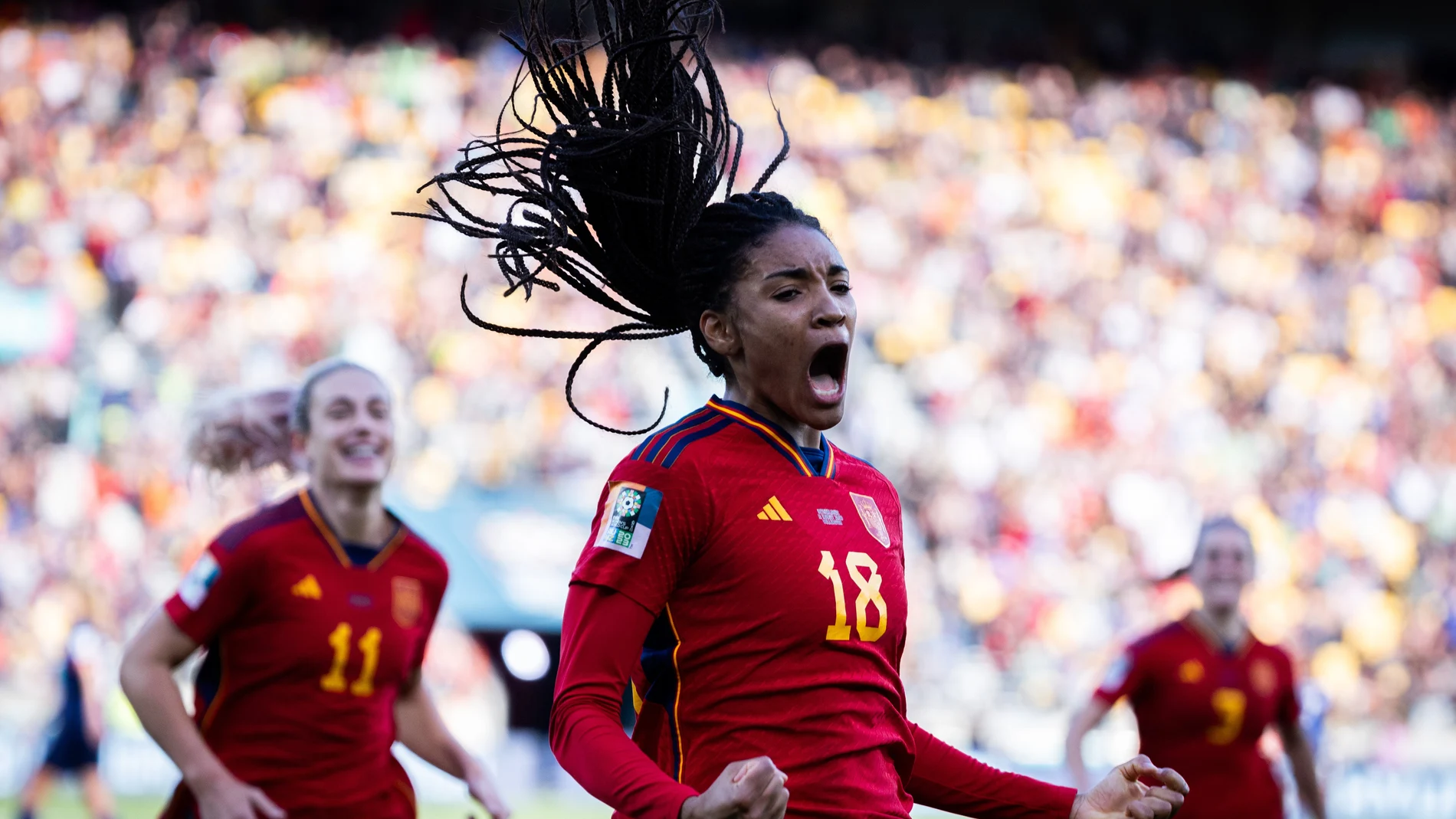 La delantera de la selección española Salma Paralluelo (18), muestra su alegría tras marcar gol en la prórroga durante el partido de cuartos de final de la Copa Mundial Femenina de la FIFA 2023 entre España y Holanda en Wellington, correspondiente a los cuartos de final del mundial femenino en Australia y Nueva Zelanda. 