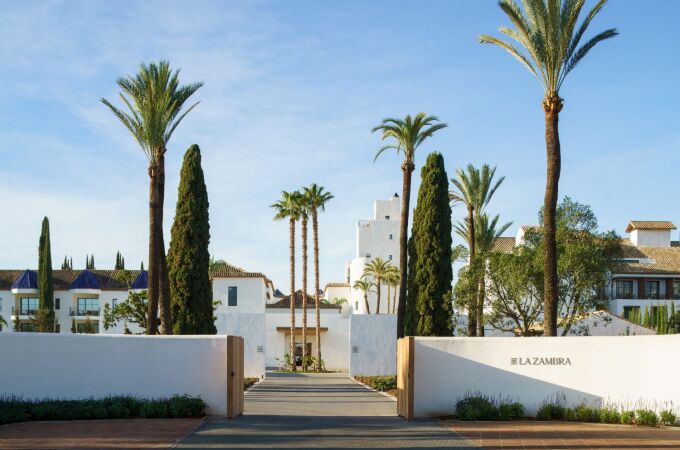 Los recuerdos y aires andaluces de su arquitectura son visibles nada más entrar en este magnífico hotel. 