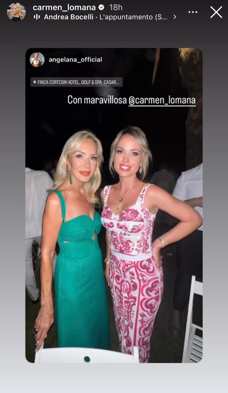 Carmen Lomana de fiesta con amigas.