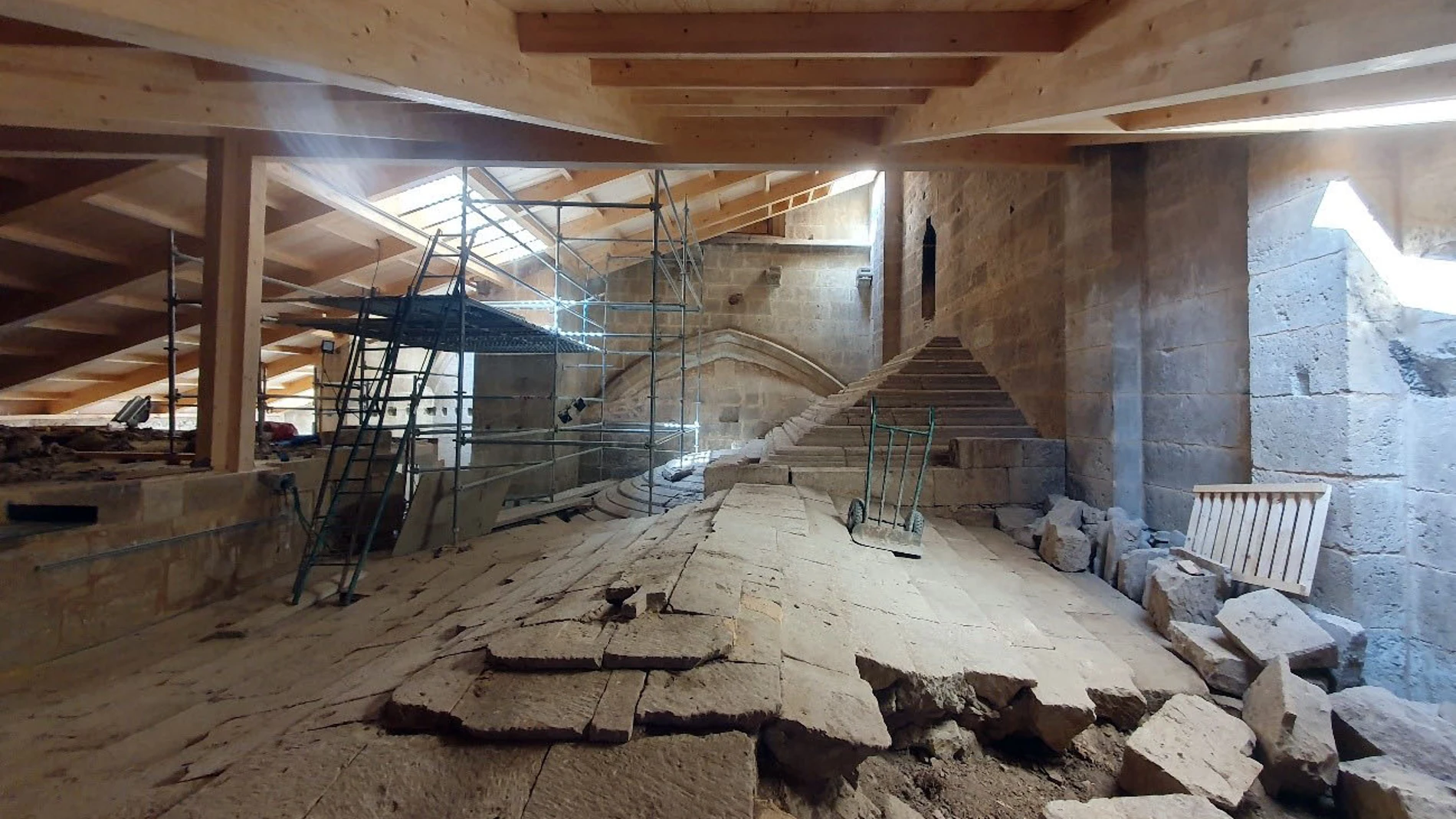 Recuperan las cubiertas originales de piedra de la Catedral de Ciudad Rodrigo