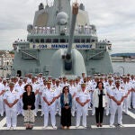 Margarita Roles ha visitado a la dotación de la "Méndez Núñez" antes de su despliegue