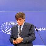 Puigdemont sostiene que "una negociación a través de declaraciones públicas" no es su opción