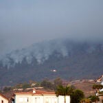 Medios aéreos del Gobierno de Canarias y del Estado se incorporan a labores de extinción del incendio de Candelaria (Tenerife)