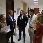 Vox reclama al PP una Vicepresidencia en la Mesa del Congreso y espera que Feijóo no les deje fuera como en Murcia