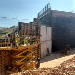 Obras en el paso superior de la carretera N-120a entre Astorga y San Justo de la Vega (León)