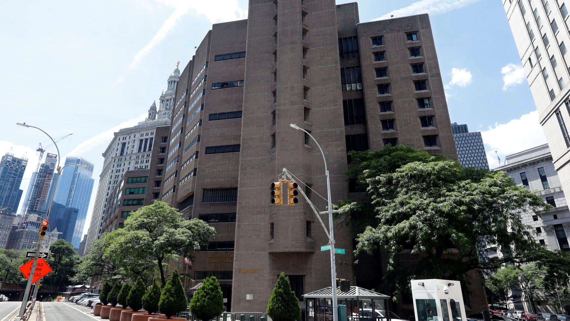 FILE - The Manhattan Correctional Center appears in this July 1, 2019 photo, in New York. New York Mayor Eric Adams' administration suggested in a letter, to New York Gov. Kathy Hochul on Aug. 9, 2023, that it wants to house migrants in a notorious federal jail that was closed after disgraced financier Jeffrey Epstein's suicide there led to its squalid conditions being deemed unsafe for humans. (AP Photo/Richard Drew, File)