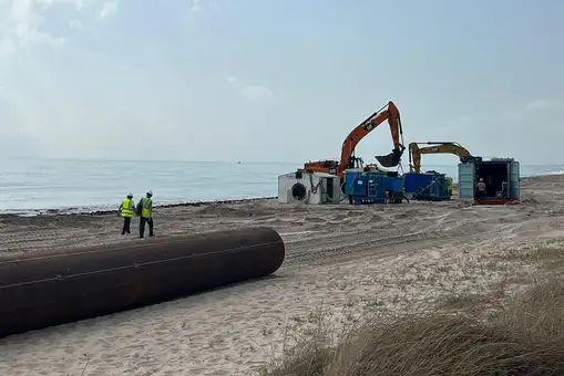 Bernabé dice que la regeneración de las playas de El Saler concluirá antes de 2024