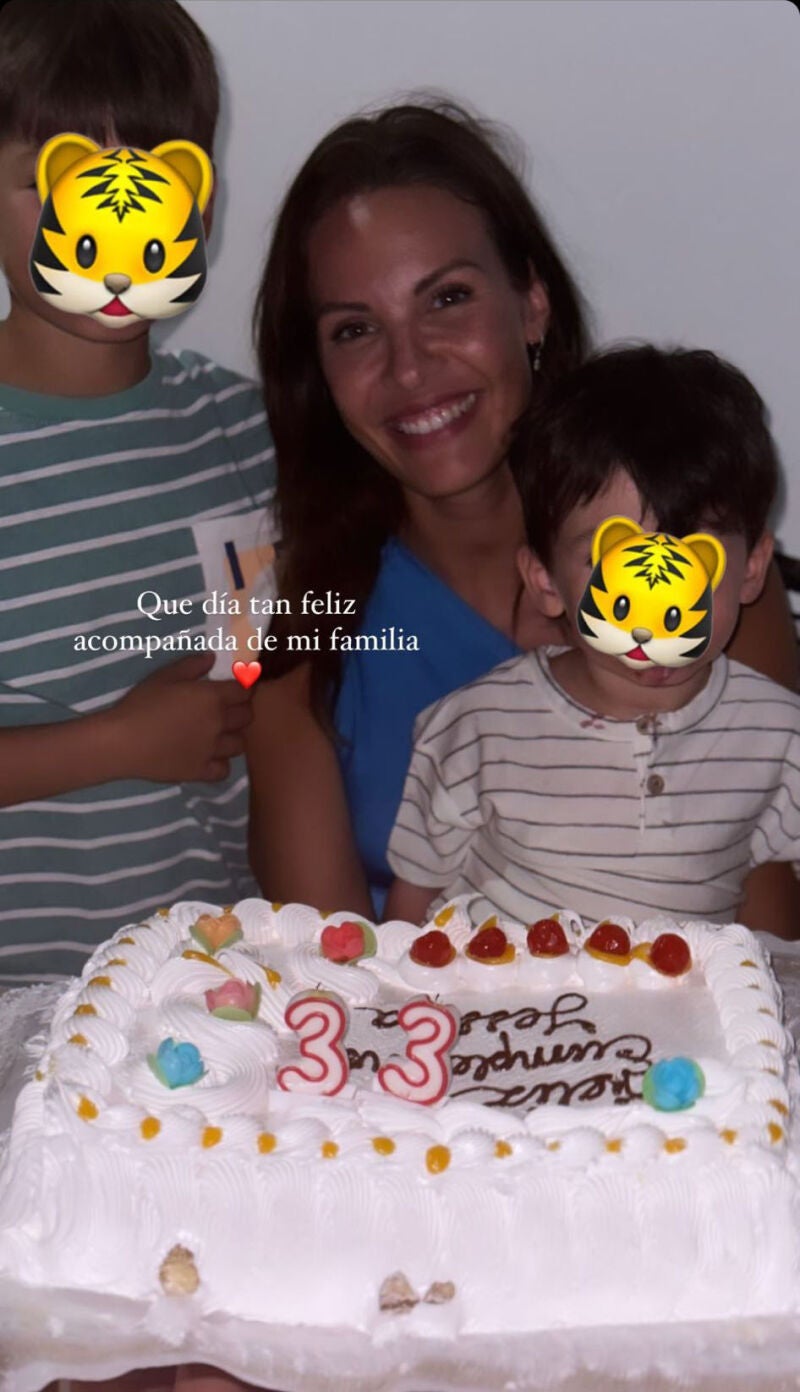 Jessica Bueno y sus hijos