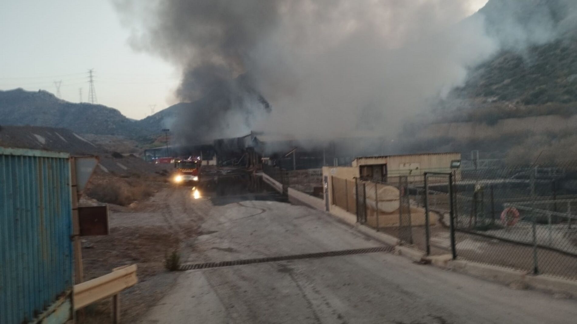 Dan Por Sofocado Un Incendio En El Interior De Una Planta De Reciclaje ...