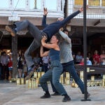 Aguilar baja el telón a su festival de artes de calle con mucho humor, danza y teatro