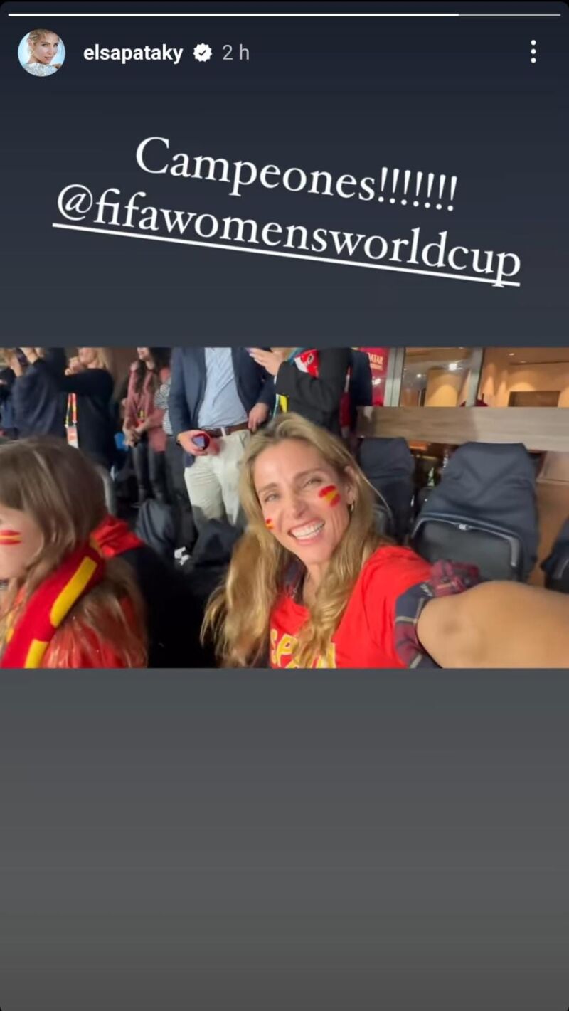 Elsa Pataky en la final del Mundial de Fútbol Femenino en Sídney
