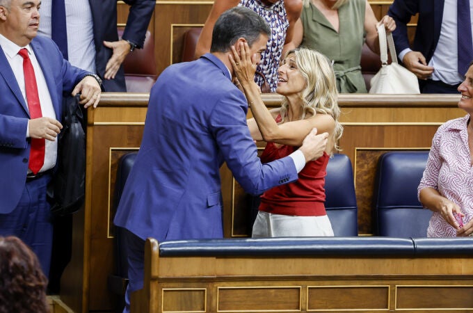 Pedro Sánchez y Yolanda Díaz en el Congreso de los Diputados durante el inicio de la XV Legislatura 