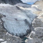 Las altas temperaturas de este verano han provocado que las condiciones del hielo fósil de los glaciares del Pirineo, como este de Huesca, sean de alto riesgo