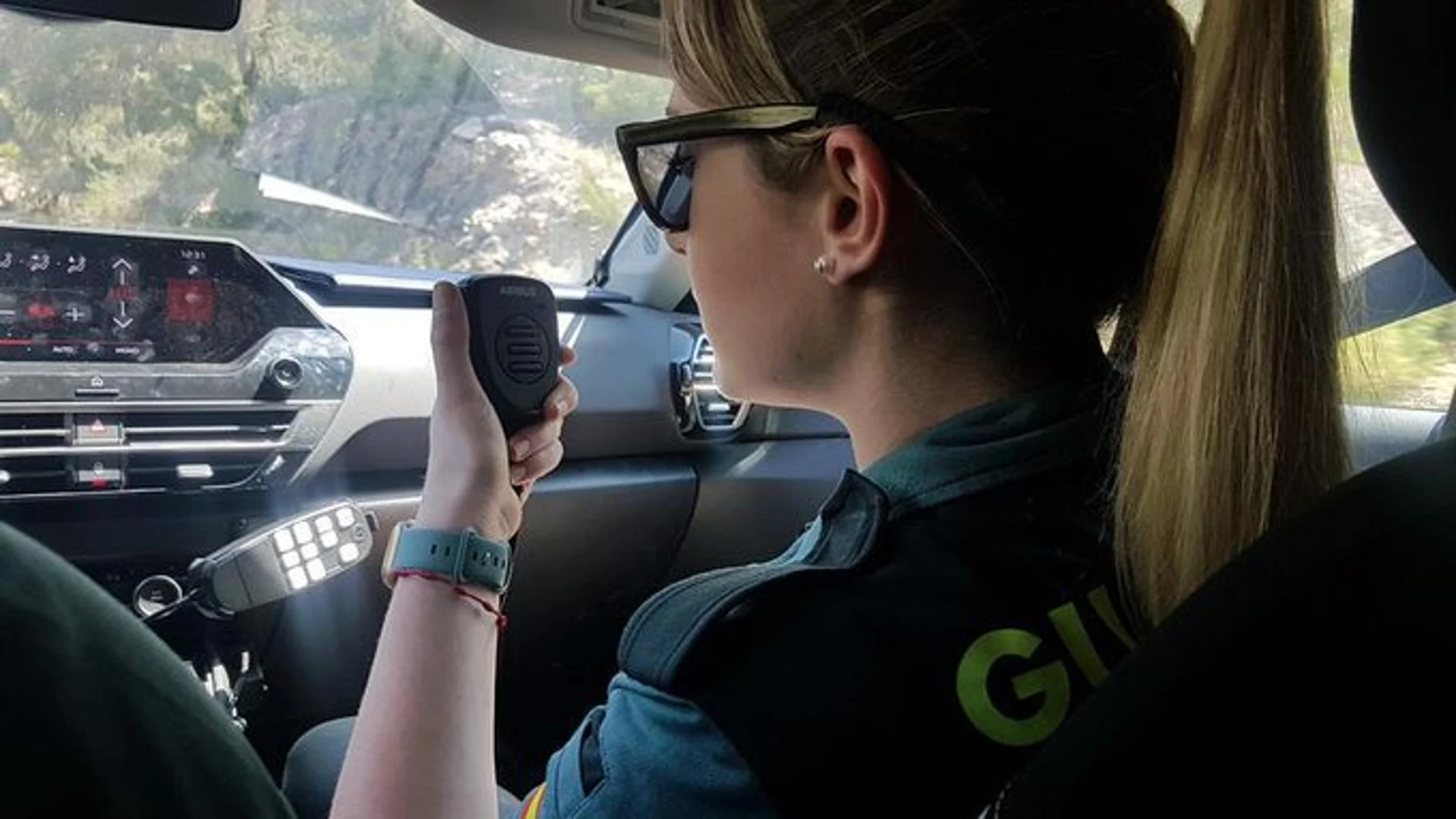 La Guardia Civil rescata en Ibiza a una niña de 3 años encerrada en un coche tras perder su madre las llaves