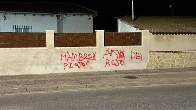 Pintada en la vivienda del diputado y alcalde socialista de Sanchidrián (Ávila)