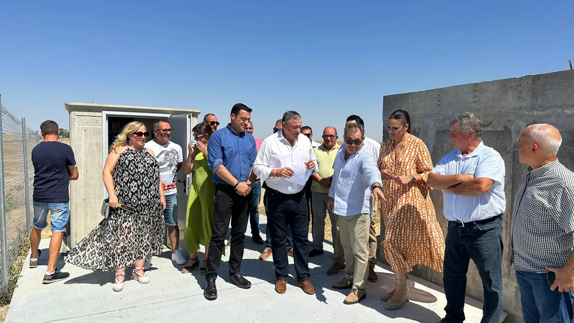 El presidente de la Diputación de Zamora, Javier Faúndez, visita las obras de Villardondiego