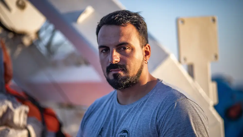Eduardo Blasco participa en una misión con la ONG Open Arms en aguas del Mediterráneo.