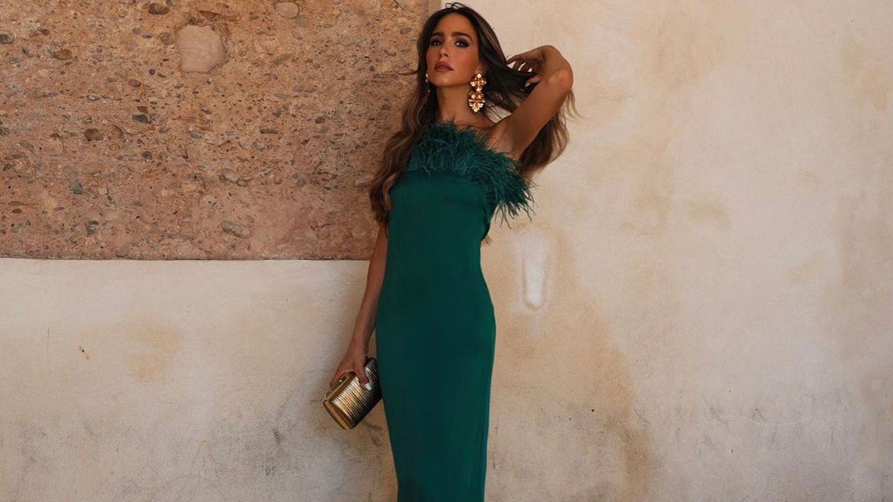 Rocío Osorno gives us a lesson in elegance with a spectacular guest dress with feathers from Zara that we will all want to wear for a special occasion