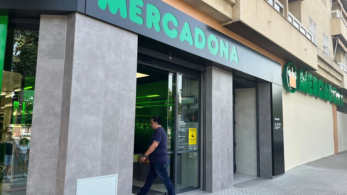 ¿Qué supermercados abren el 1 de mayo en Madrid?