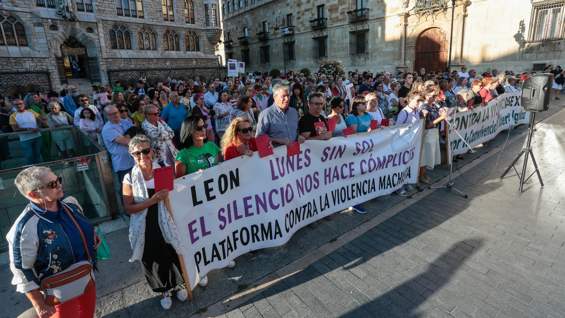 Concentración convocada en León por la Plataforma contra la Violencia Machista en defensa de la futbolista Jennifer Hermoso