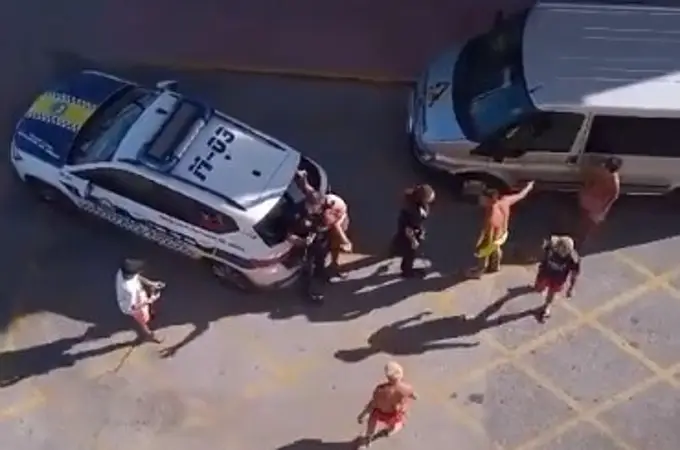 Brutal agresión a dos agentes locales en Guardamar del Segura, Alicante