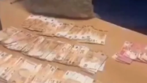 Detenido un hombre con un kilo de marihuana en su coche y casi 15.000 euros