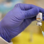La UE autoriza una nueva vacuna de Pfizer adaptada a la nueva variante de covid-19