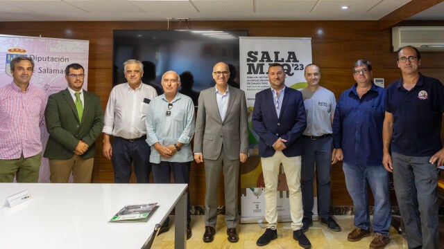 El presidente de la Diputación de Salamanca, Javier Iglesias, y presidentes de asociaciones ganaderas de vacuno y FEAGAS dan cuenta de la colaboración para la 34 Exposición Internacional de Ganado Puro Salamaq 23