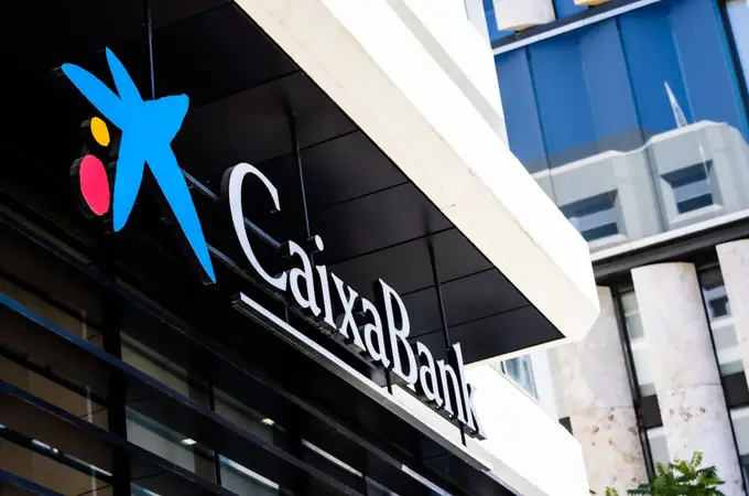 CaixaBank gana 4.816 millones en 2023, un 54% más