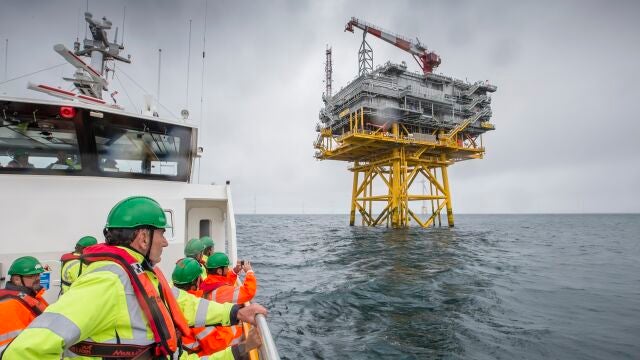El presidente de Iberdrola, Ignacio Galán, visita la planta eólica marina