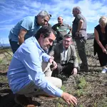 El consejero Juan Carlos Suárez-Quiñones visita las zonas afectadas por el fuego en Villaciervos