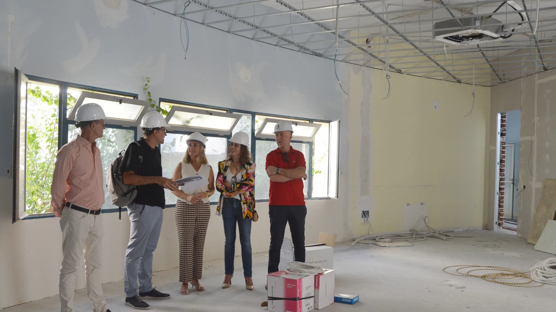 La consejera en funciones de Política Social, Familias e Igualdad, Conchita Ruiz, durante su visita a las obras del Centro de Crisis destinado a víctimas de violencia sexual