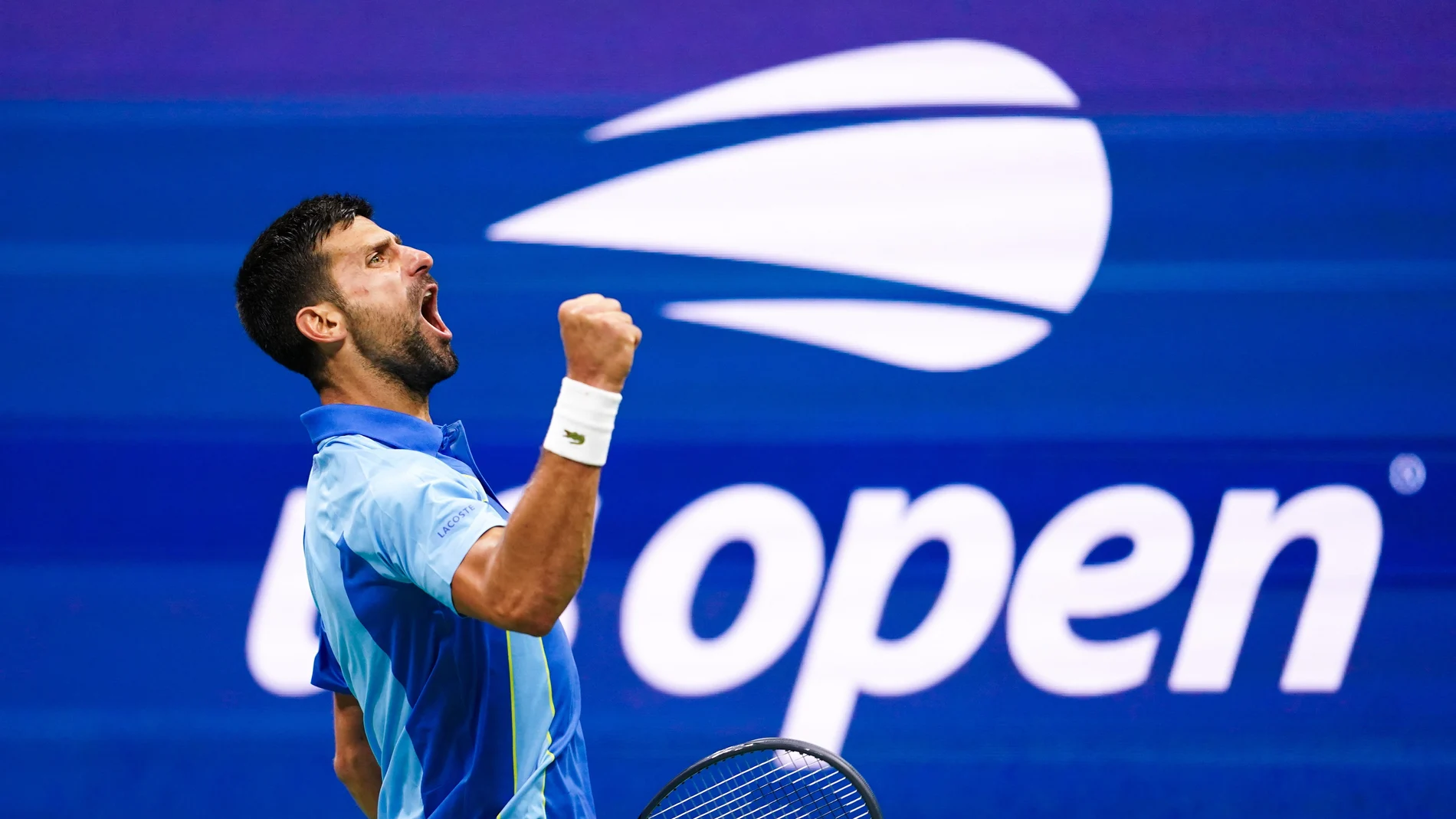 Djokovic celebra con rabia en su partido ante Djere
