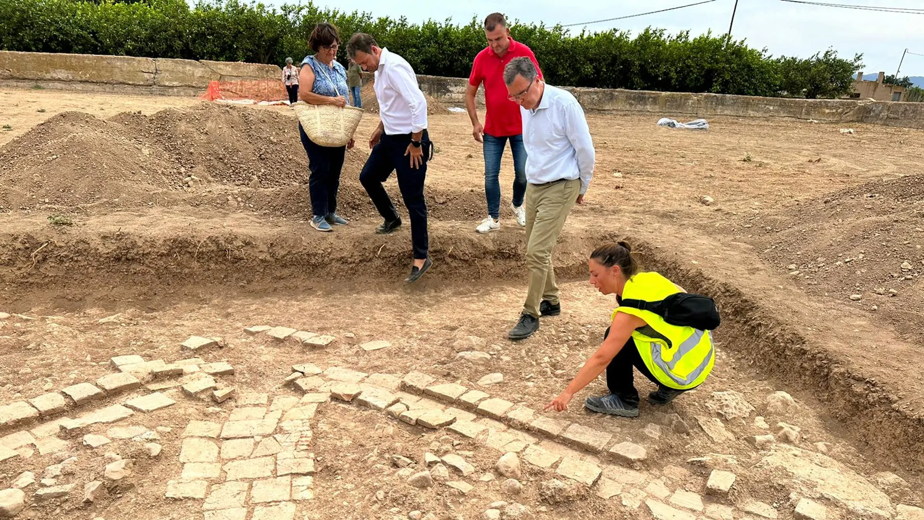 El alcalde de Murcia, José Ballesta, ha visitado las excavaciones