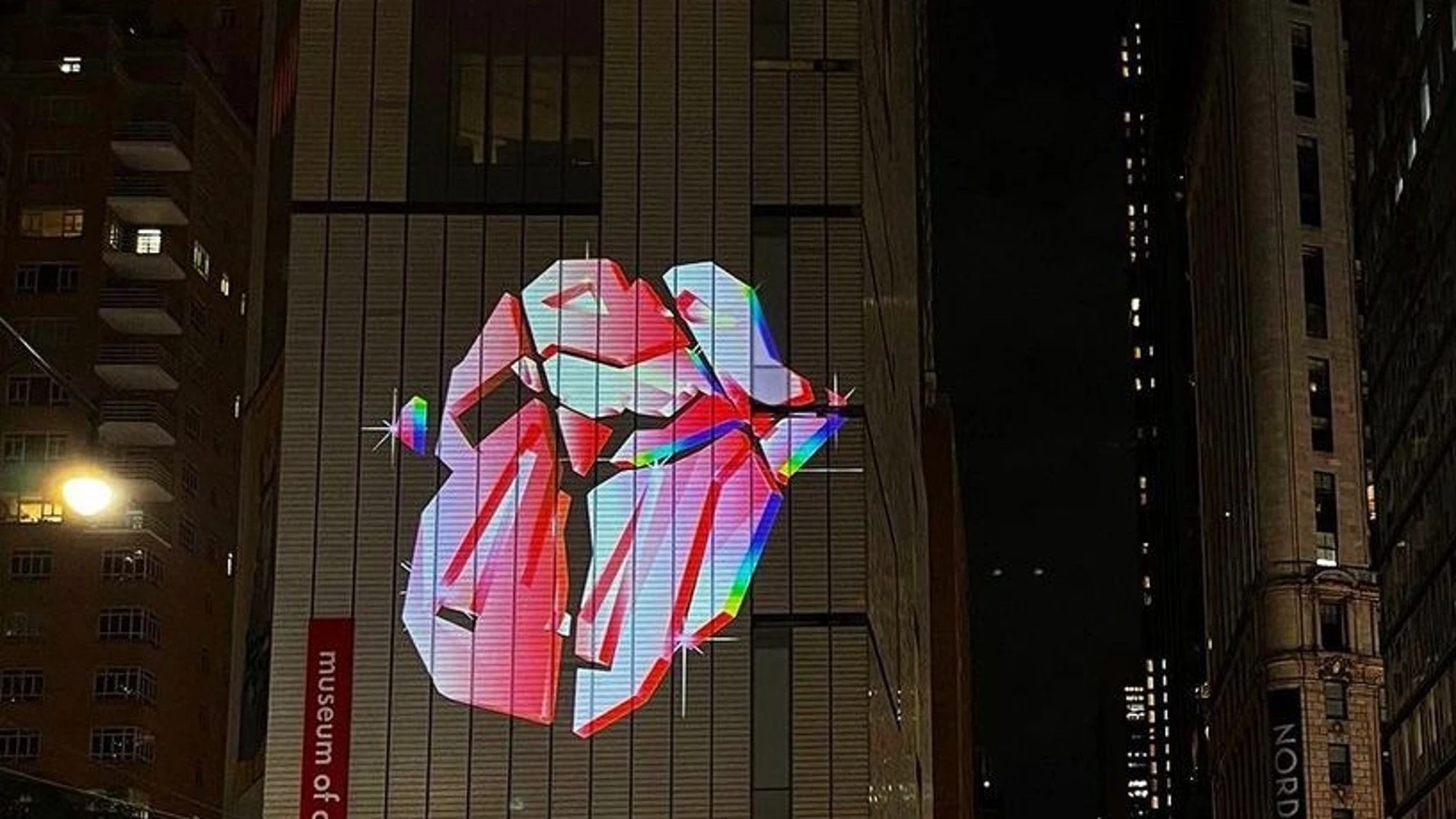 Los Rolling Stones procionan su  nuevo álbum de estudio «Hackney Diamonds» en edificios de todo el mundo.